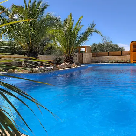 Lojena Luxury With Jacuzzi For 2 Murter