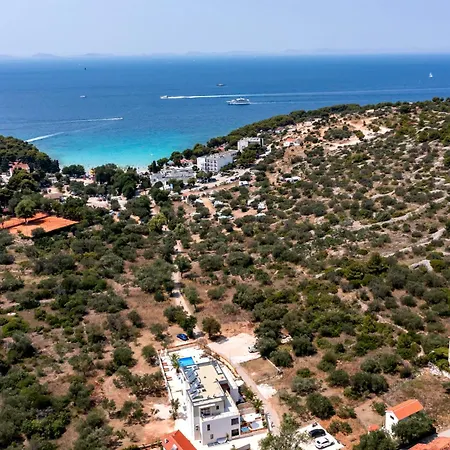 Lojena Luxury With Jacuzzi For 2 *