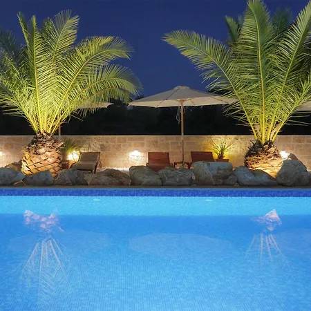 Lojena Luxury With Jacuzzi For 2 Apartament *