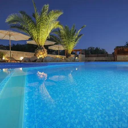 Apartament Lojena Luxury With Jacuzzi For 2 *