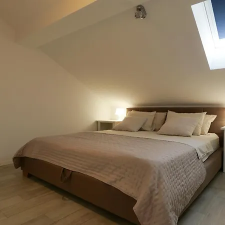 Apartment - Location - New *