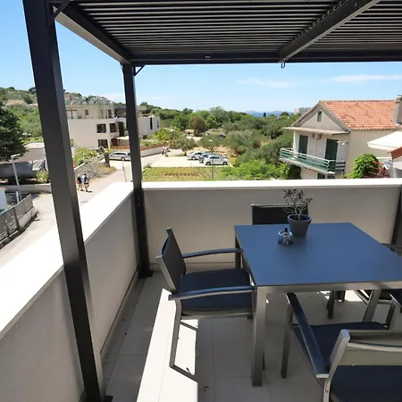 Apartment - Location - New *