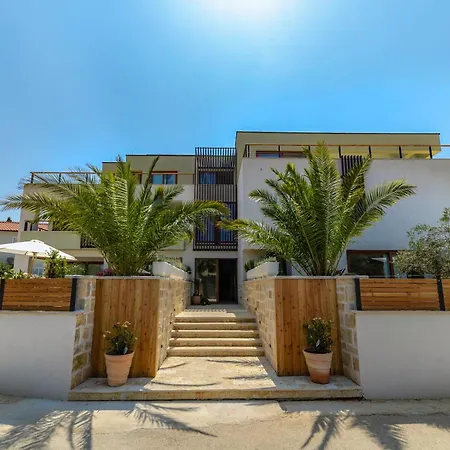 Lojena Luxury With Jacuzzi For 2 ムルテル