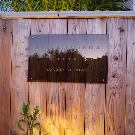 アパート Lojena Luxury With Jacuzzi For 2 ムルテル