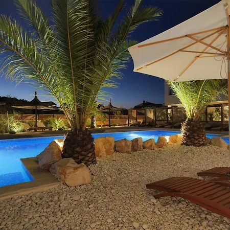 アパート Lojena Luxury With Jacuzzi For 2 ムルテル