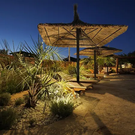 Lojena Luxury With Jacuzzi For 2 アパート *