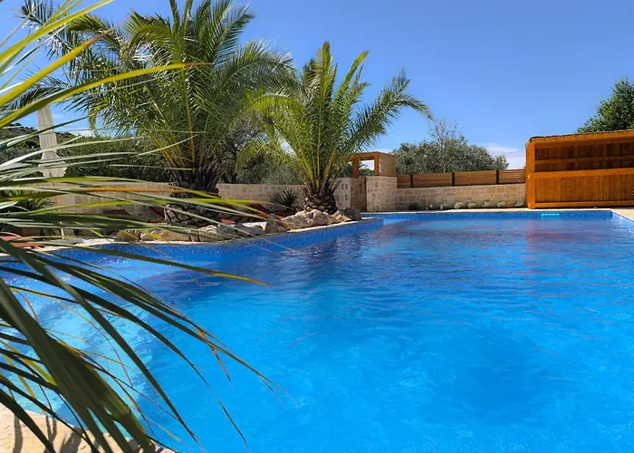 Lojena Luxury With Jacuzzi For 2 Murter