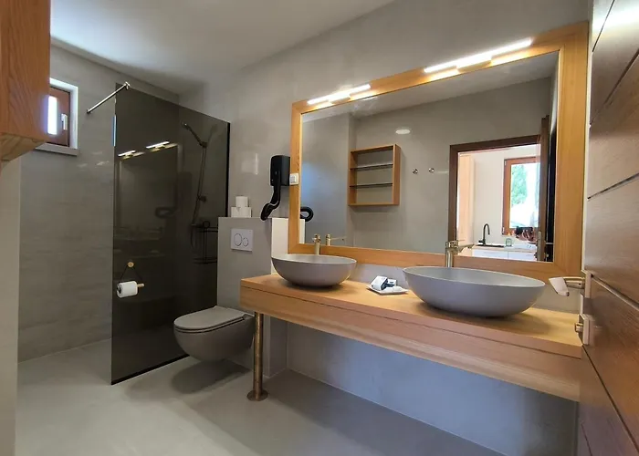 Lojena Luxury With Jacuzzi For 2 * Murter