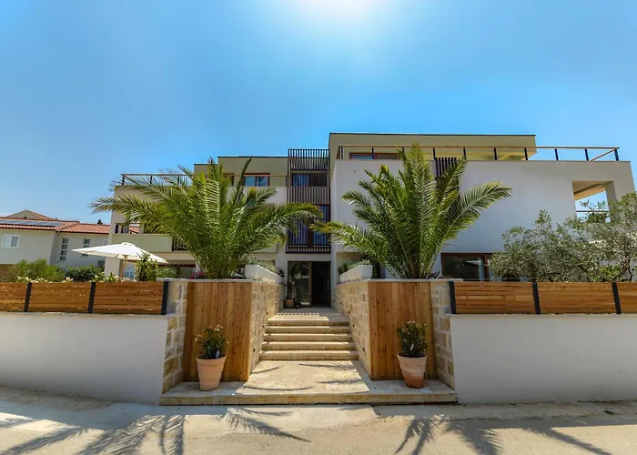 Lojena Luxury With Jacuzzi For 2 Murter