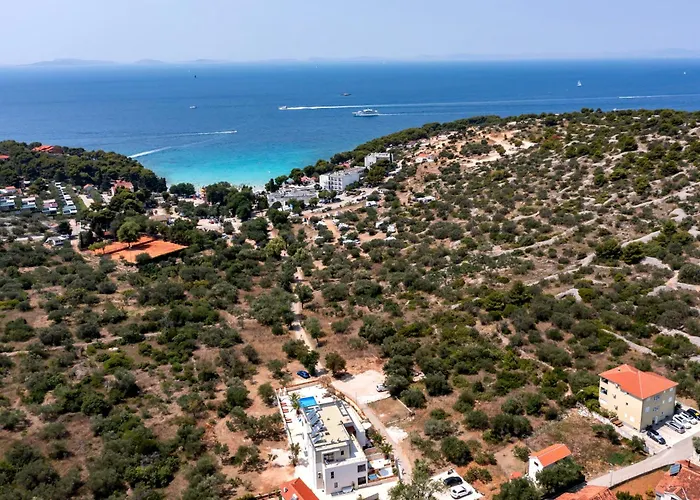 Lojena Luxury With Jacuzzi For 2 *