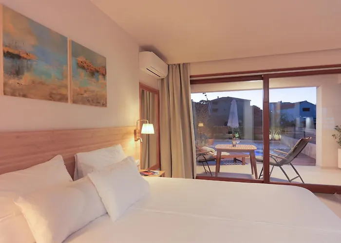 Lojena Luxury With Jacuzzi For 2 Appartement