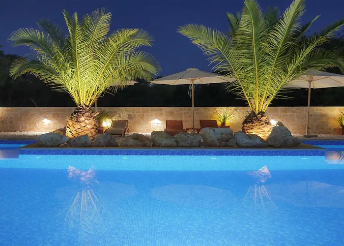 Lojena Luxury With Jacuzzi For 2 Appartement *