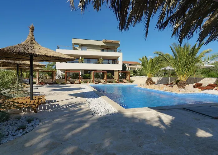 Lojena Luxury With Jacuzzi For 2 Appartement *