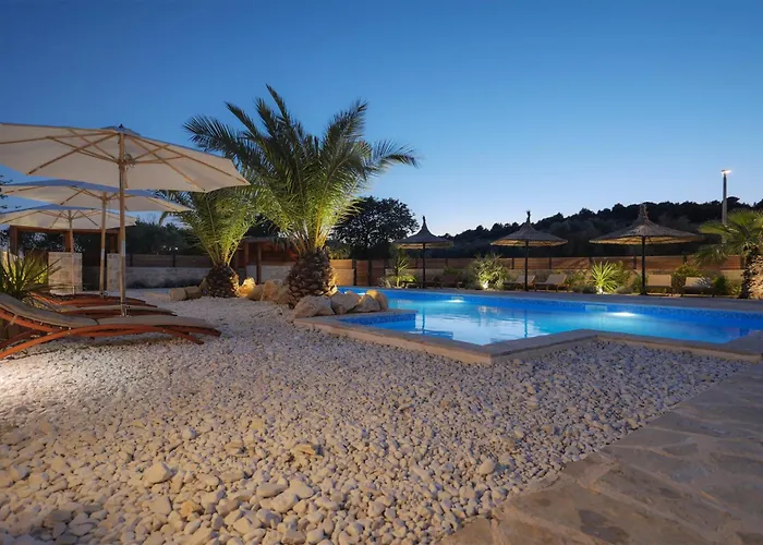 Lojena Luxury With Jacuzzi For 2 Appartement *